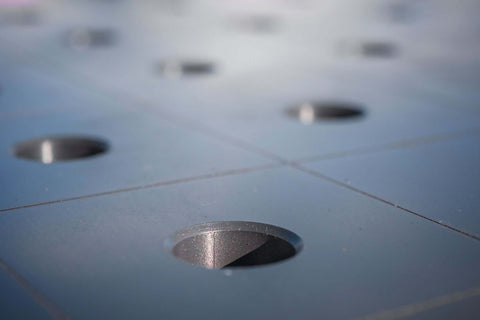 Schweißtisch 1500mm x 1000mm, hochbelastbar, mit höhenverstellbaren Tischfüßen, Lochdurchmesser 28mm, Plasmanitriert