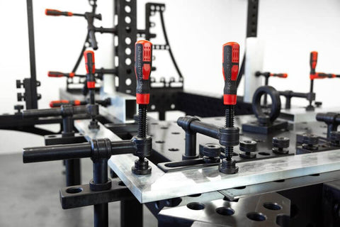 Schweißtisch 2000mm x 1000mm PRO, plasmanitriert, Stahl S355J2+N, verschleißfest, höhenverstellbare Tischfüße, Gewicht 736 kg