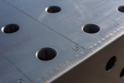 Schweißtisch 1200mm x 1200mm mit plasmanitrierter Oberfläche und 28mm Lochdurchmesser