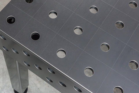 Schweißtisch 1200mm x 1200mm mit plasmanitrierter Oberfläche und 28mm Lochdurchmesser