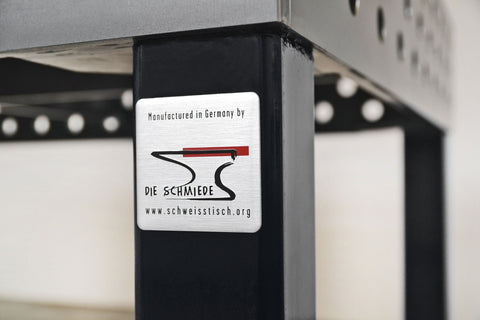 Schweißtisch 1400mm x 1400mm mit plasmanitrierter, antihaftbeschichteter Oberfläche