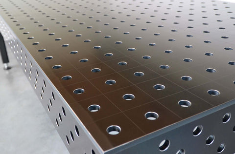 Schweißtisch 1200mm x 1200mm mit plasmanitrierter Oberfläche und 28mm Lochdurchmesser